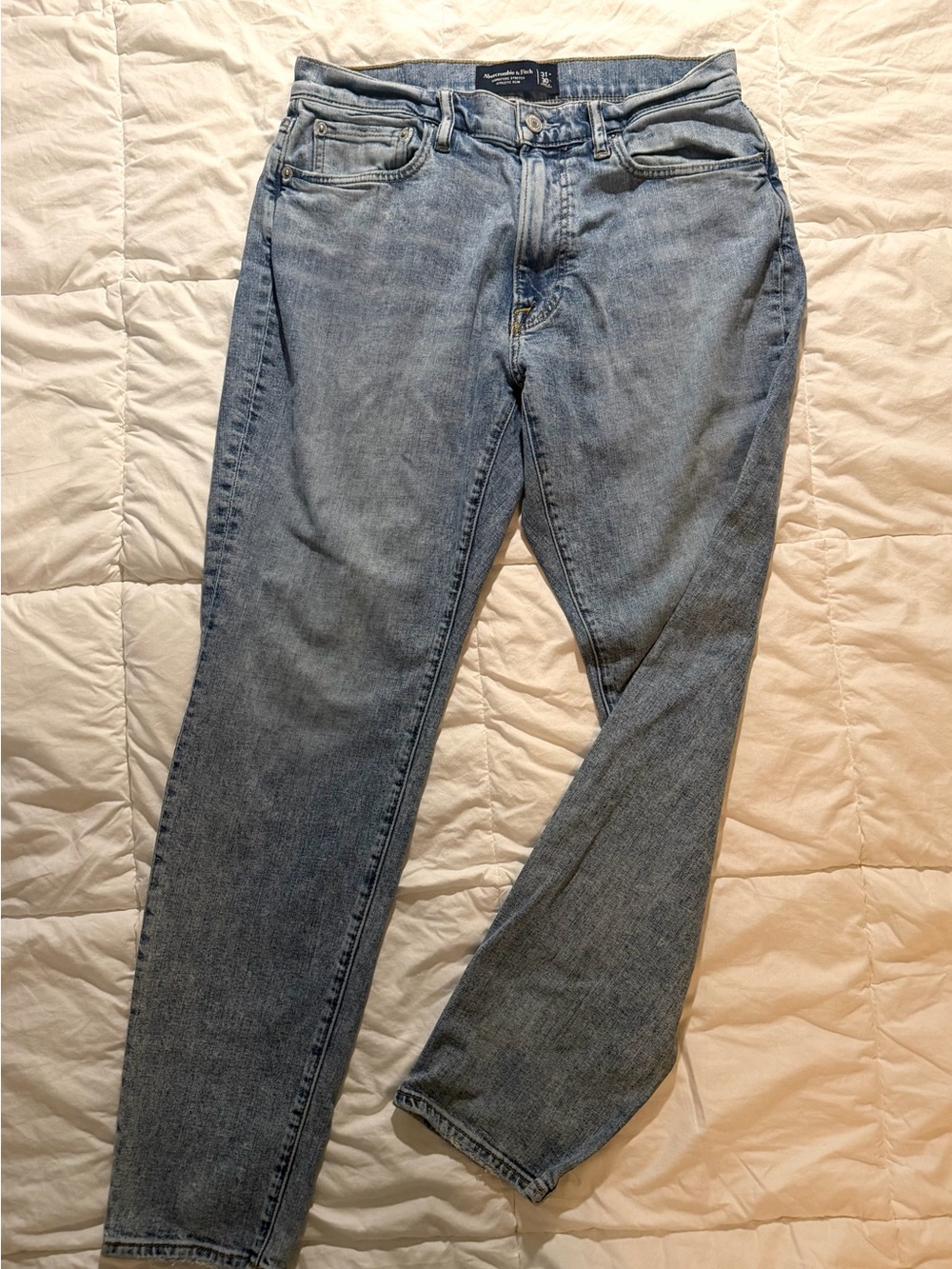 Abercrombie & Fitch Light Wash Men’s Straight Jeans